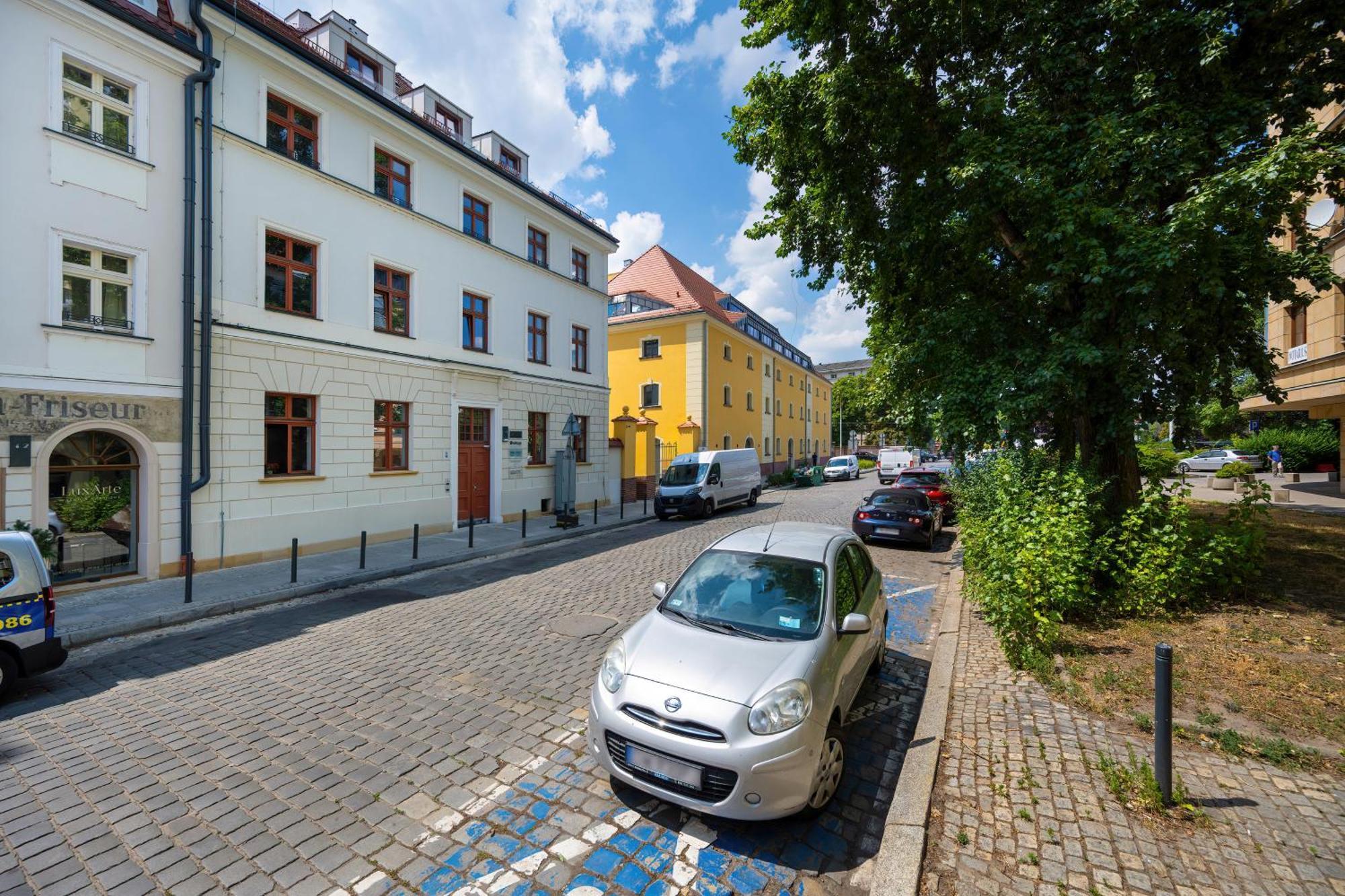 Elegancki Apartament Z Parkingiem Blisko Starego Miasta By Noclegi Renters Wroclaw Exterior photo